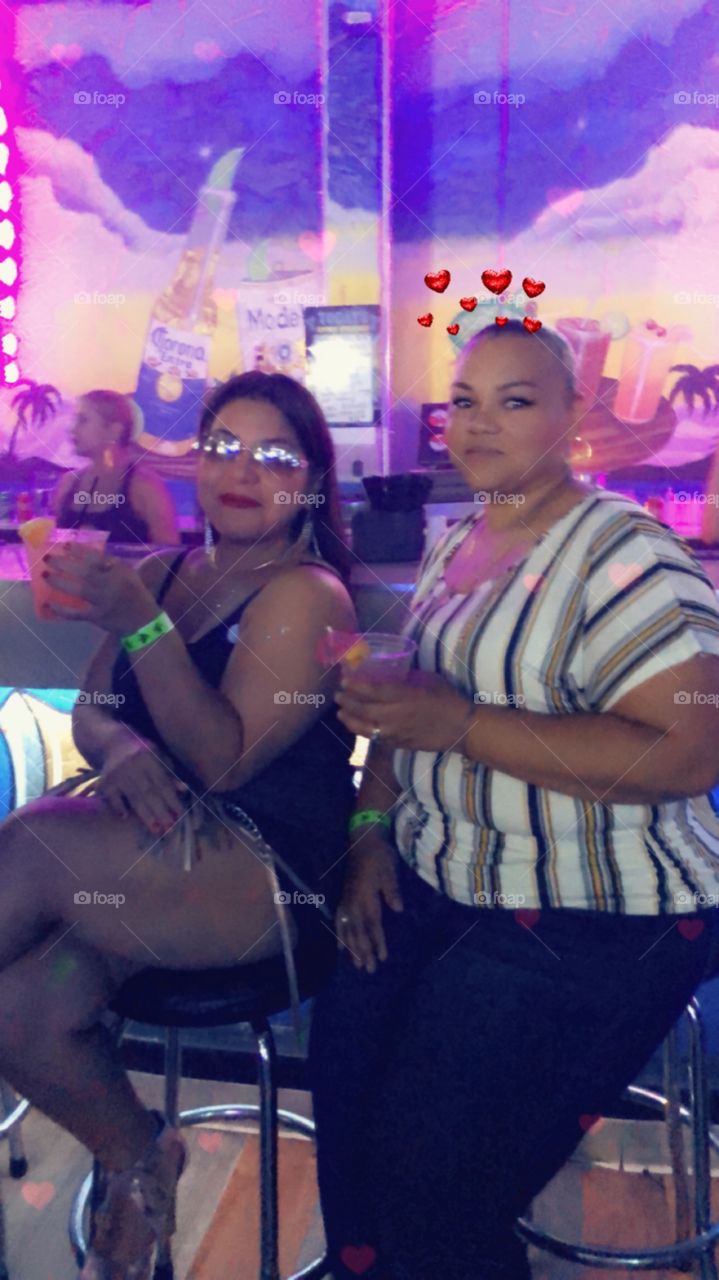 Out clubbing with my BFF, Dancing and Drinks 