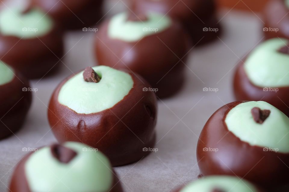 Making homemade candy, delicious chocolate candies, making candy at home, mint chocolate candy, best recipes 