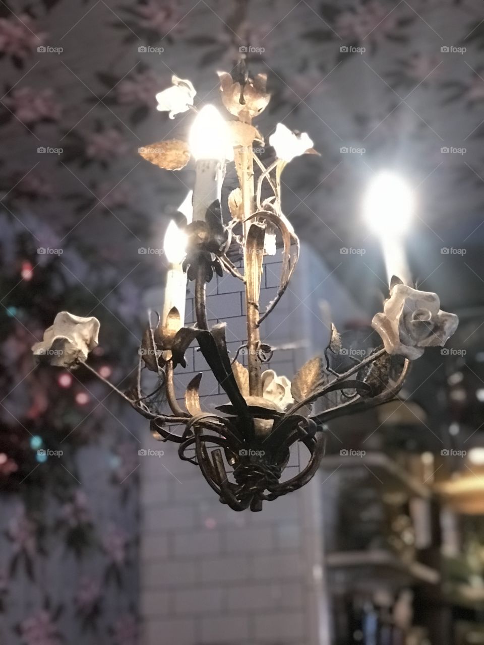 Vintage rose lamp
