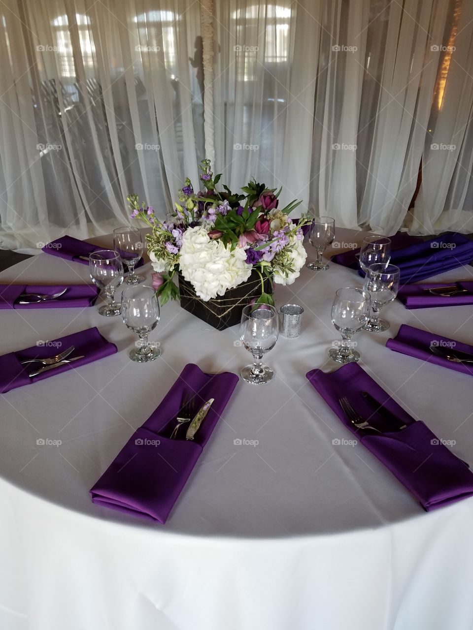 table setting purple wedding