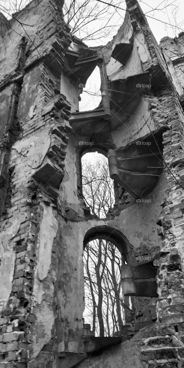 Abandoned palace in Chwalimierz