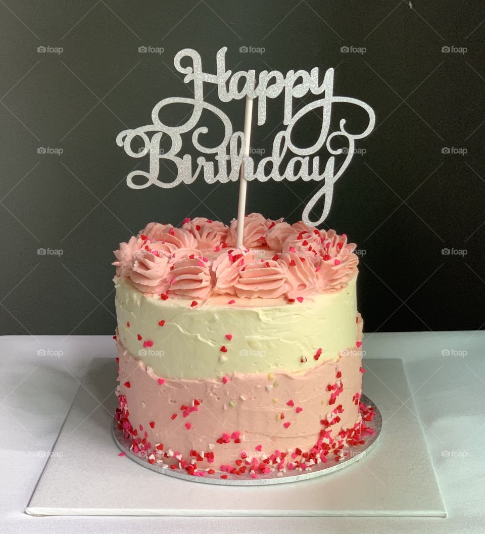 Happy birthday cake foodie food kitchen Instagram pink red white desserts yummy kitchen chef baker pastry 