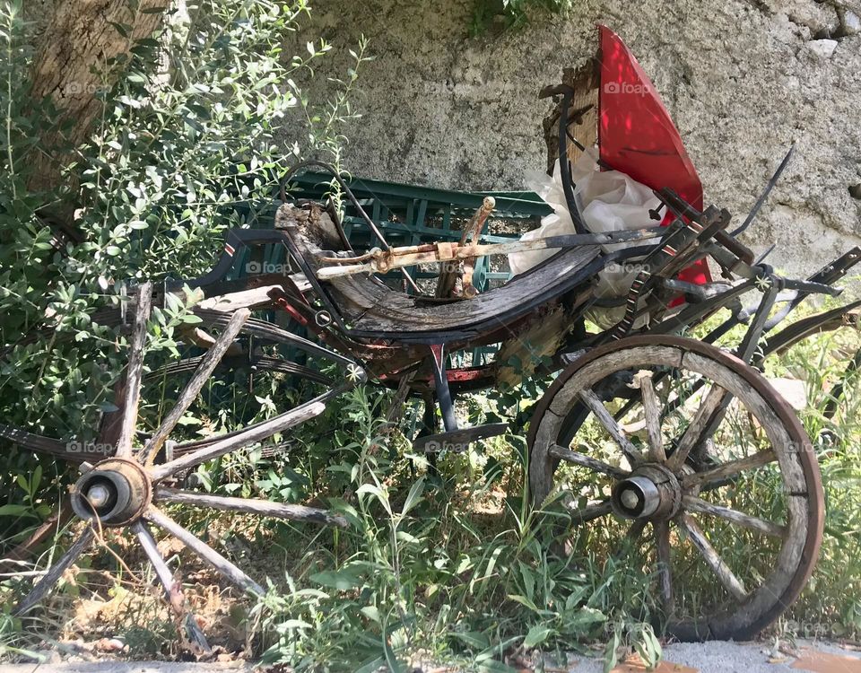 This horse and buggy has seen better days. I came across this classic form of transportation on a hike from Atrani to Ravello on the Amalfi coast.