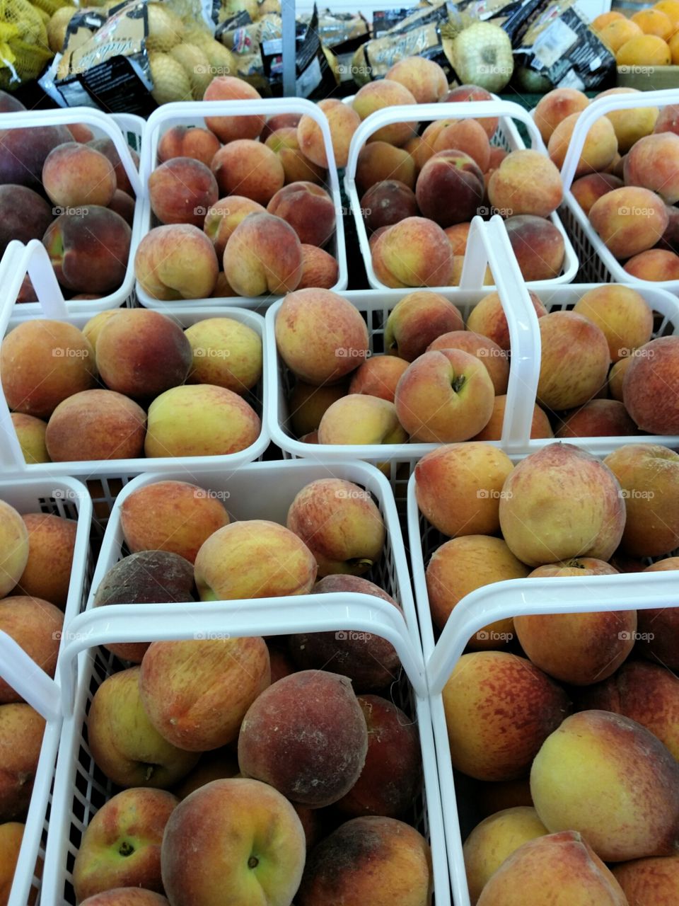 Fresh Peaches 