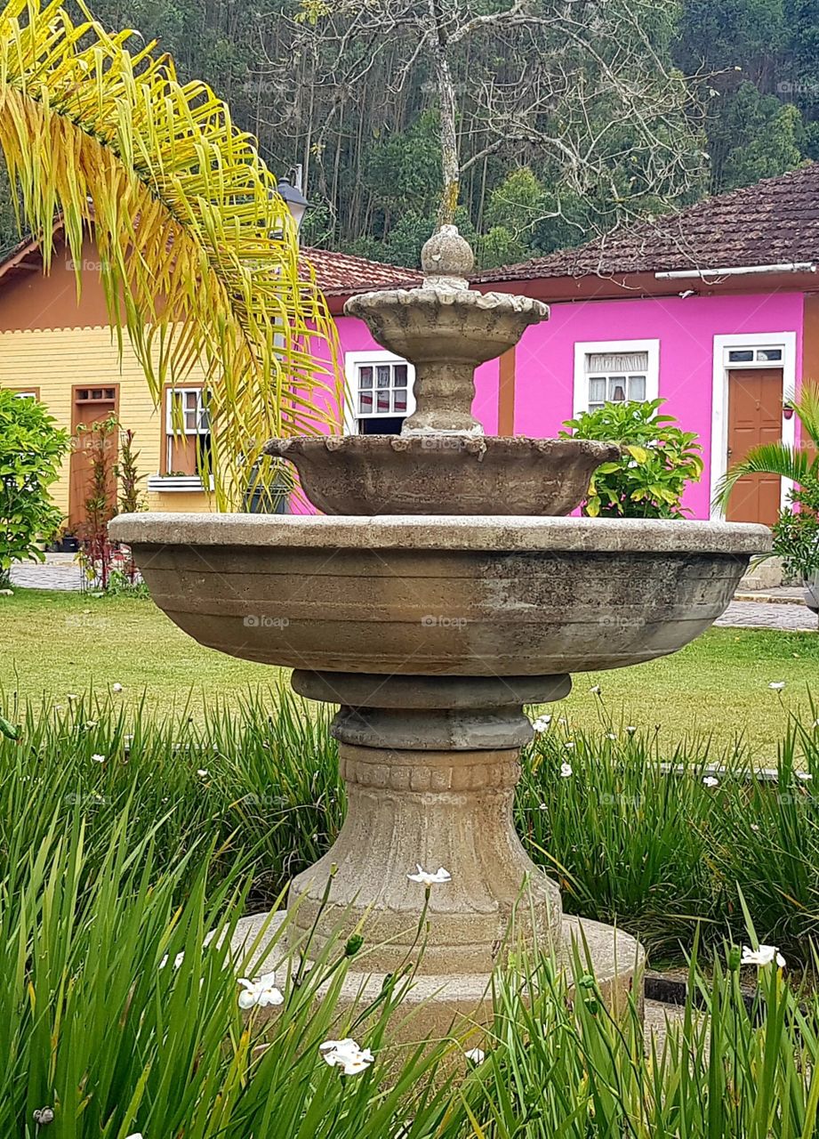 Fountain in square - São Pedro da Serra