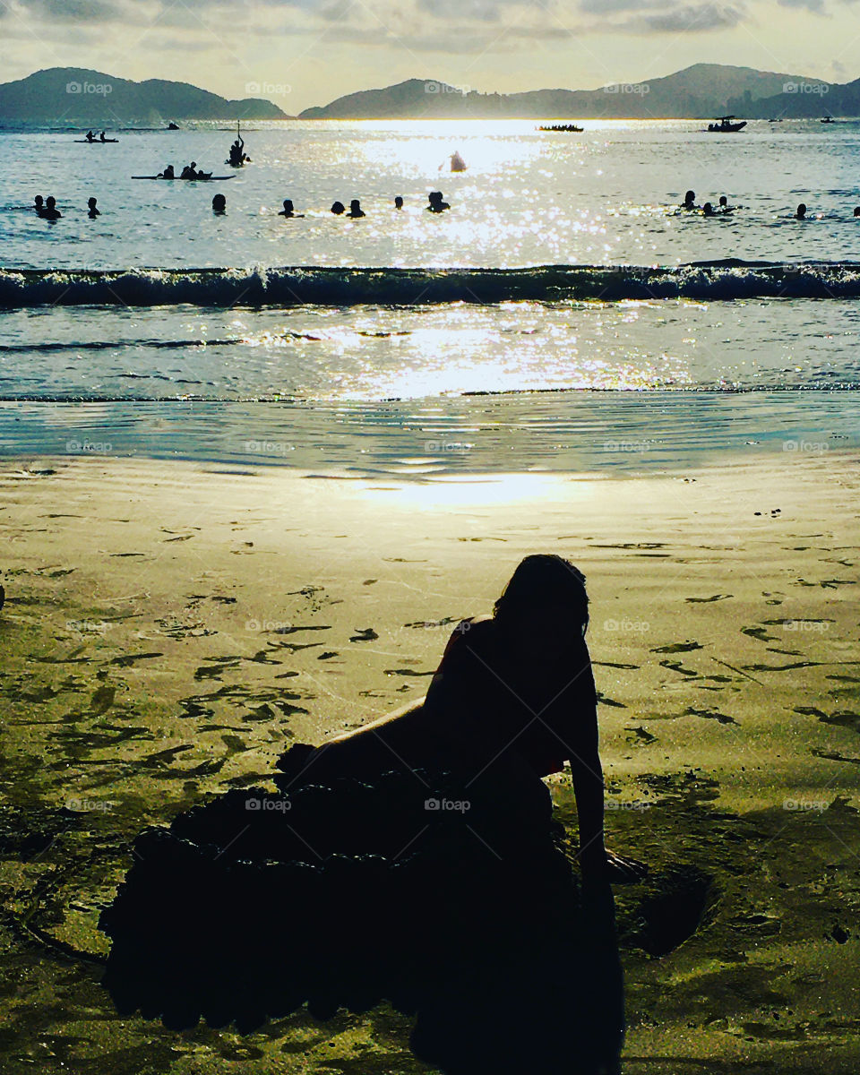 In summer, it is worth going to the beach and cooling off.  And with this charming place that we are (Guarujá, Brazil) even more! / No verão, vale a pena ir à praia e se refrescar. E com esse encantador lugar que estamos (Guarujá, Brasil) ainda mais!