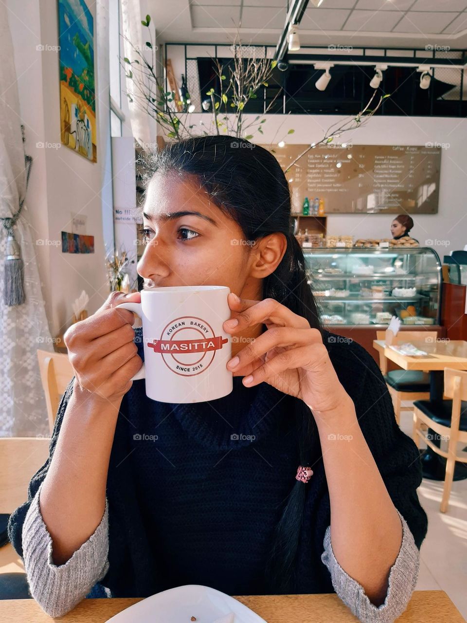 Sunshine waking me up on the outside. Tea waking me up on the inside 🌞☕