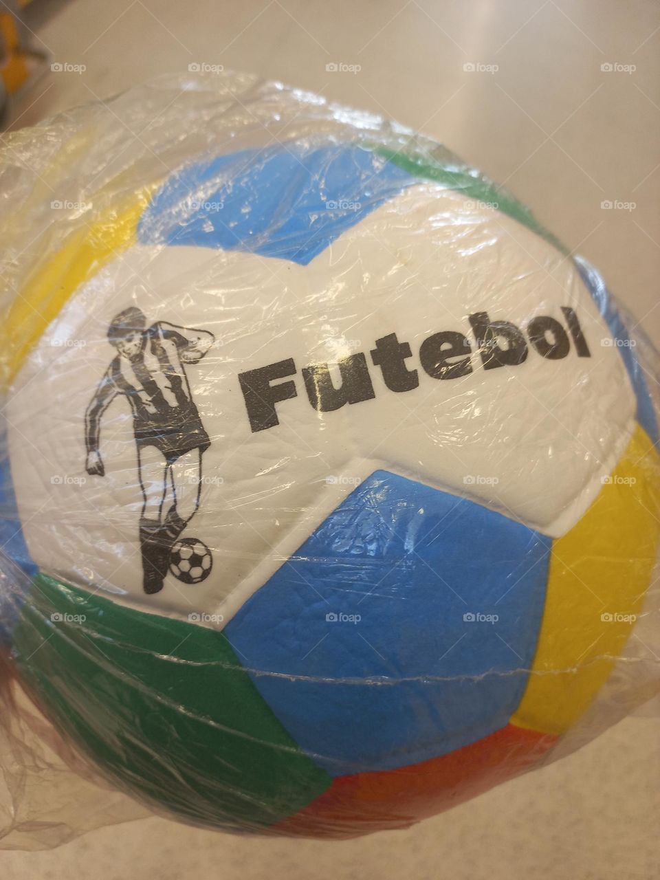 Os valores do futebol. O futebol  é paixão,  superação,  convicção,  humildade,  valores, que nos colocam desde cedo, para que apesar de ter menos recursos não te privam da oportunidade de ganhar.