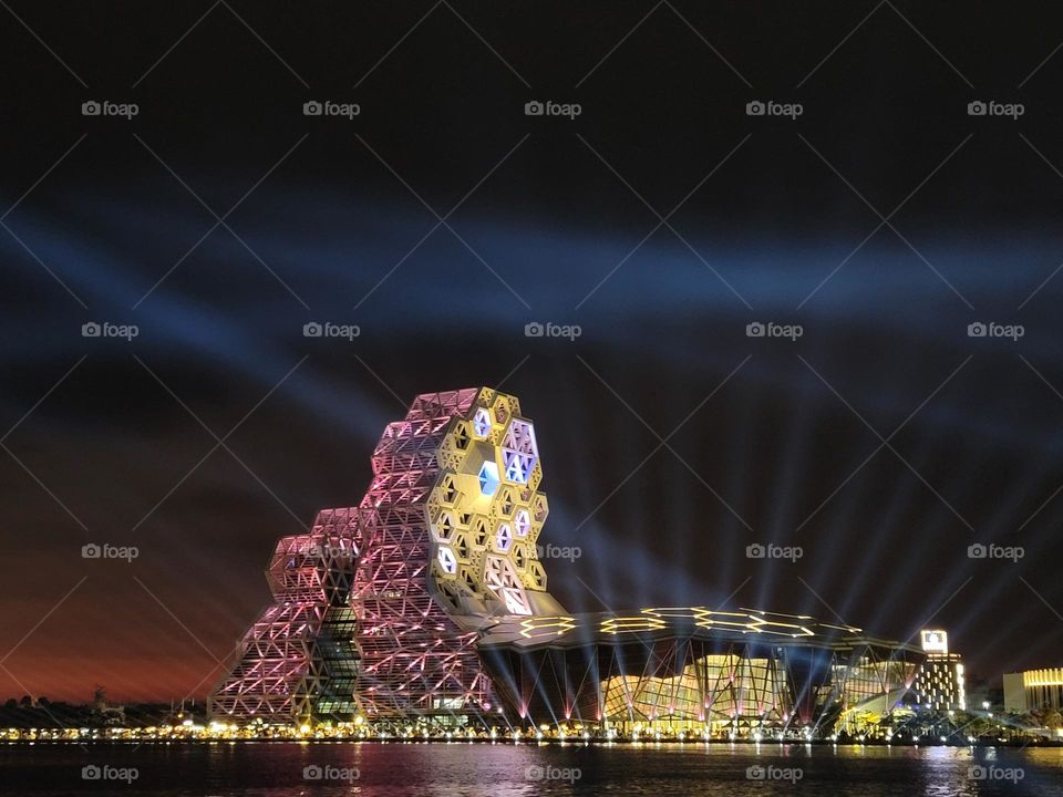 "Kaohsiung Music Center.Designed by Manuel Alvarez Monteserin Lahoz. Got FIABCI World Prixd'Excellence Awards 2021. The appearance design is based on the ups and downs of the waves."Wave Towers"