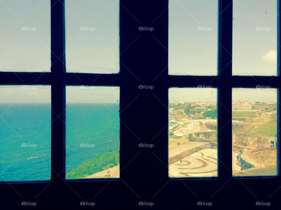 Vista. A look through one info the highest windows in El Morro.