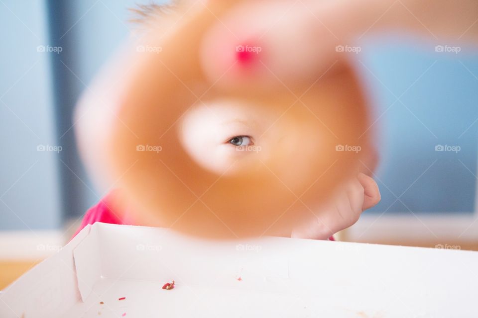 Donut hole eye boy 