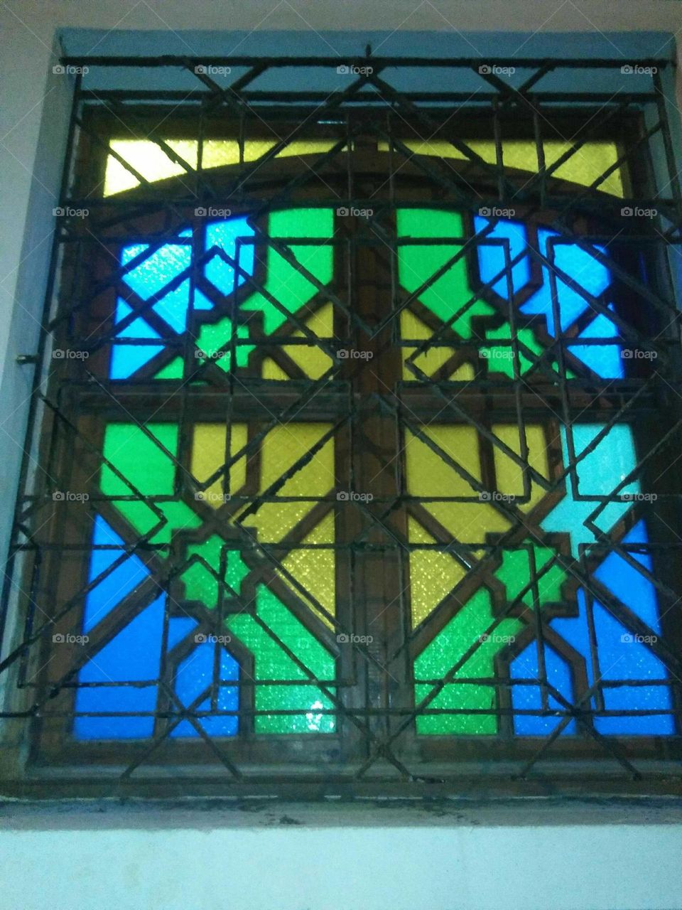 Beautiful window and nice colours.