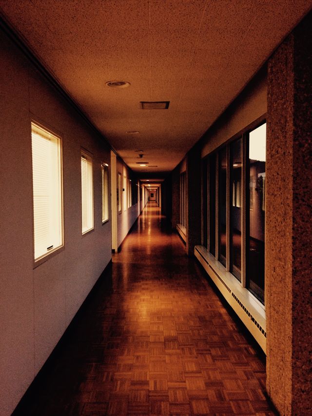 Modern life tunnel 