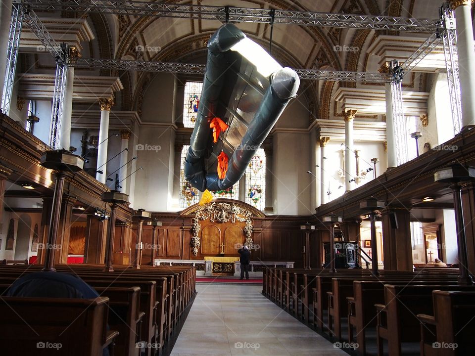 Homage to the immigrants who die at sea in a London church