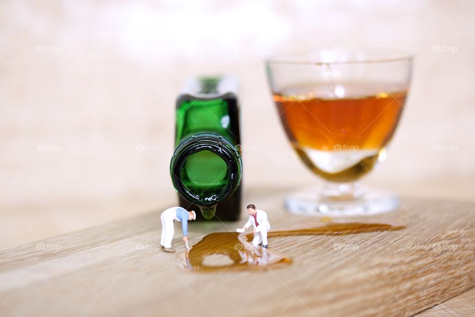 close-up with the hobby miniatures and green bottle