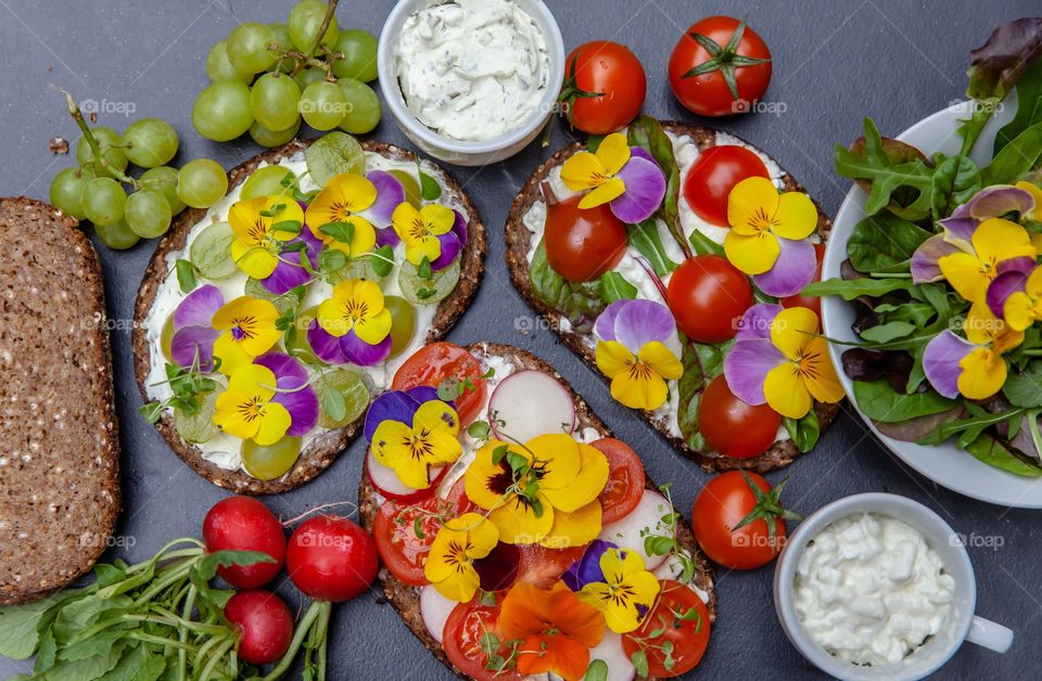 Light and Healthy Sandwiches with edible flowers 