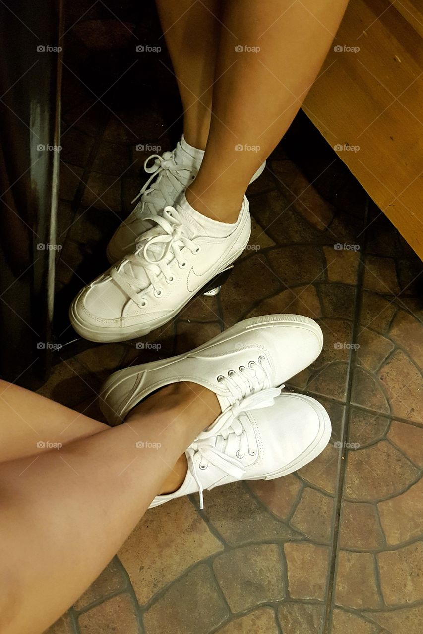 plain white sneakers for ladies