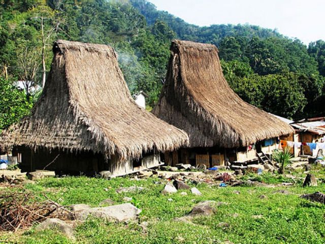 Rumah Adat Nusa Tenggara Barat - Berbagi Informasi