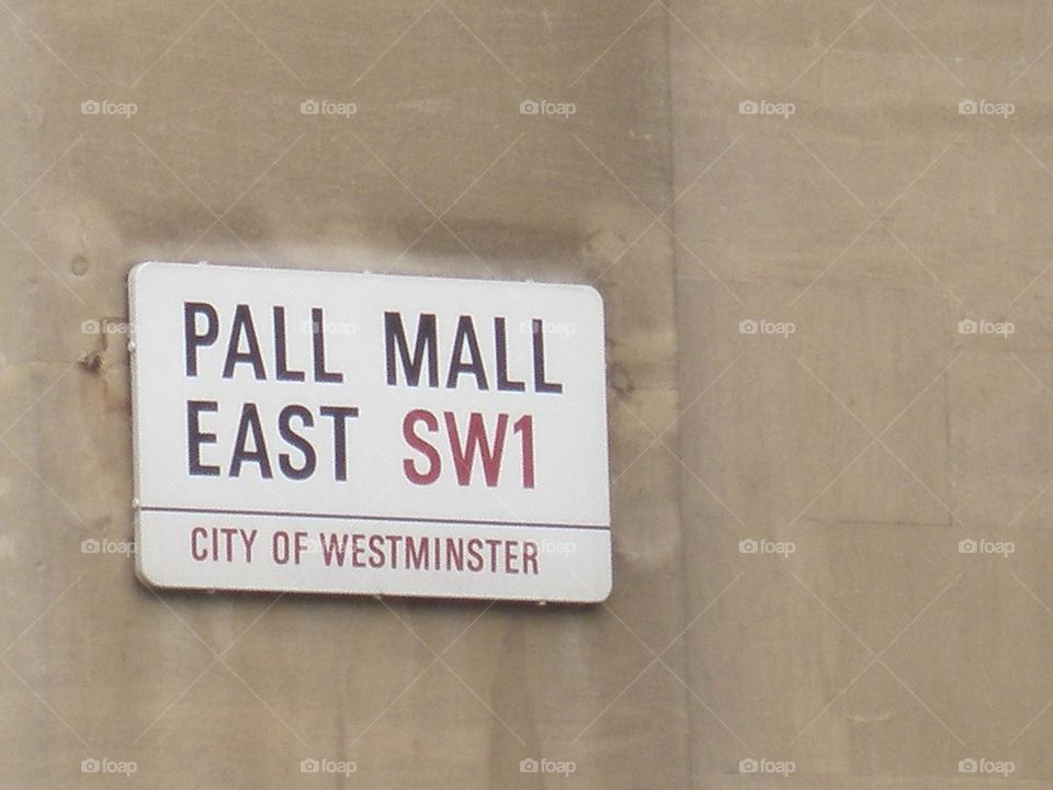 THE PALL MALL EAST AT TRAFALGAR SQUARE LONDON, ENGAND