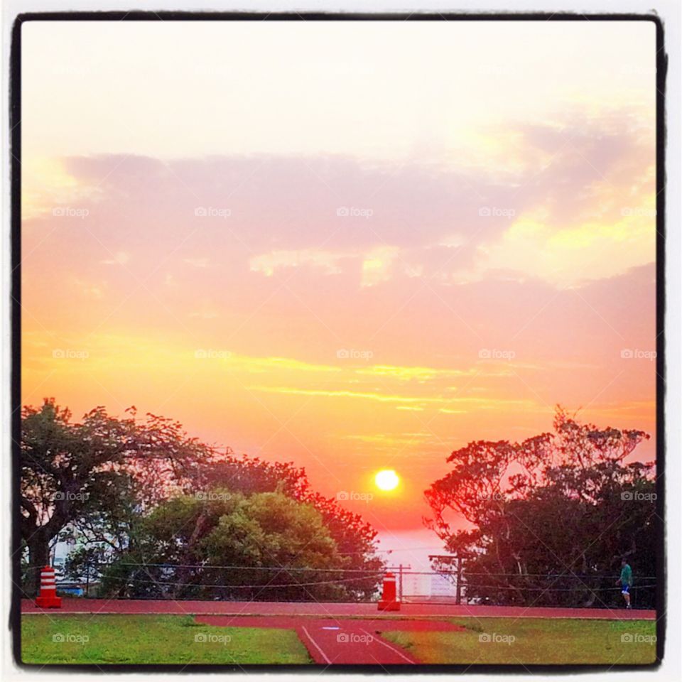 O lindo amanhecer na cidade de Jundiaí, da pista de atletismo do Complexo Esportivo Nicolino de Lucca.  