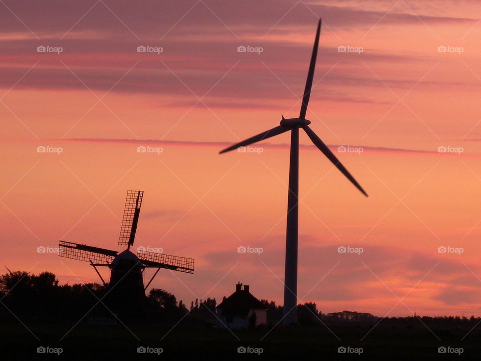 alte und neue Windmühle
old and new windmill