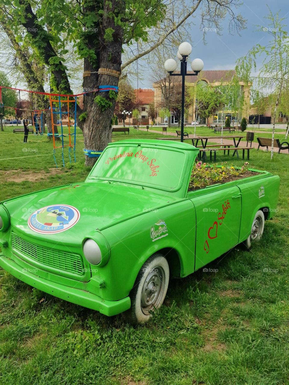 trabant flower pots