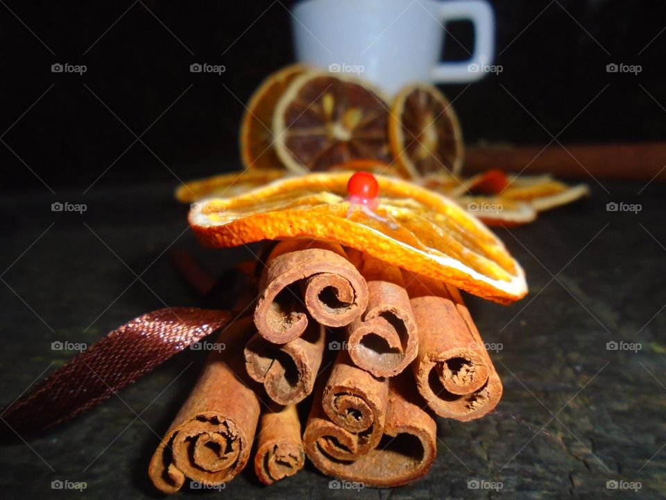 Spice and herbs for Christmas:Cinnamon with dried oranges