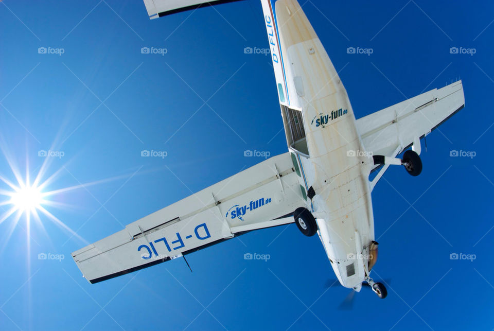 plane jump skydive by seeker