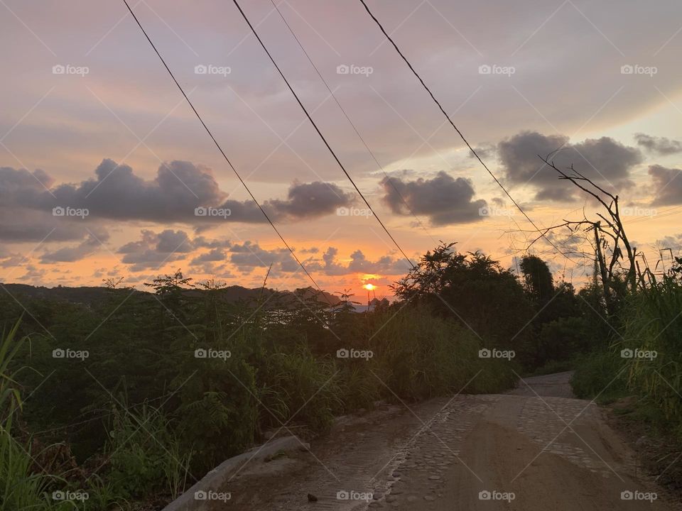 Atardecer bonito en el pueblo 