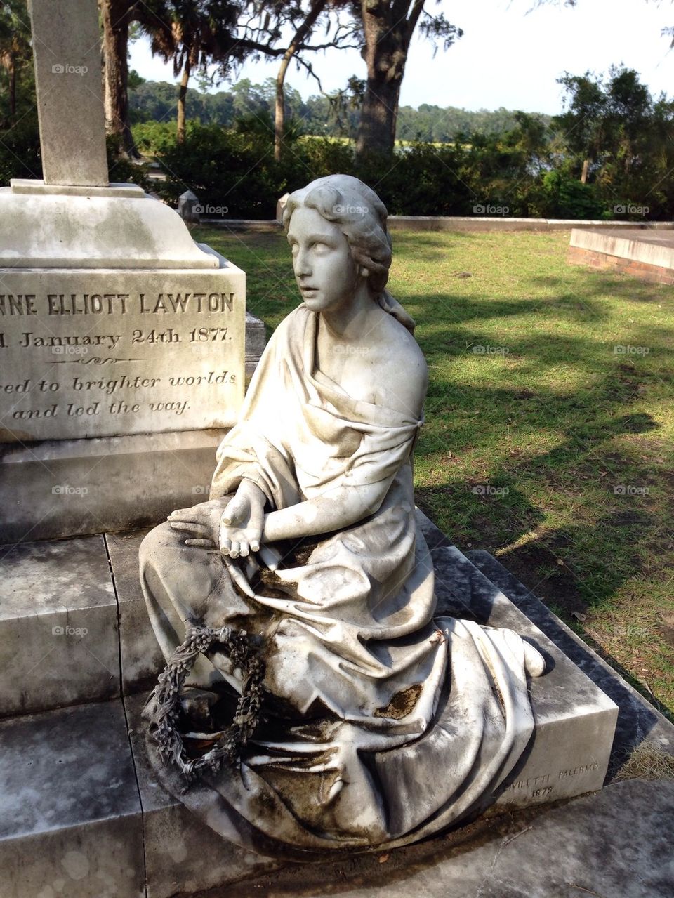 statue stone monument savannah by cable