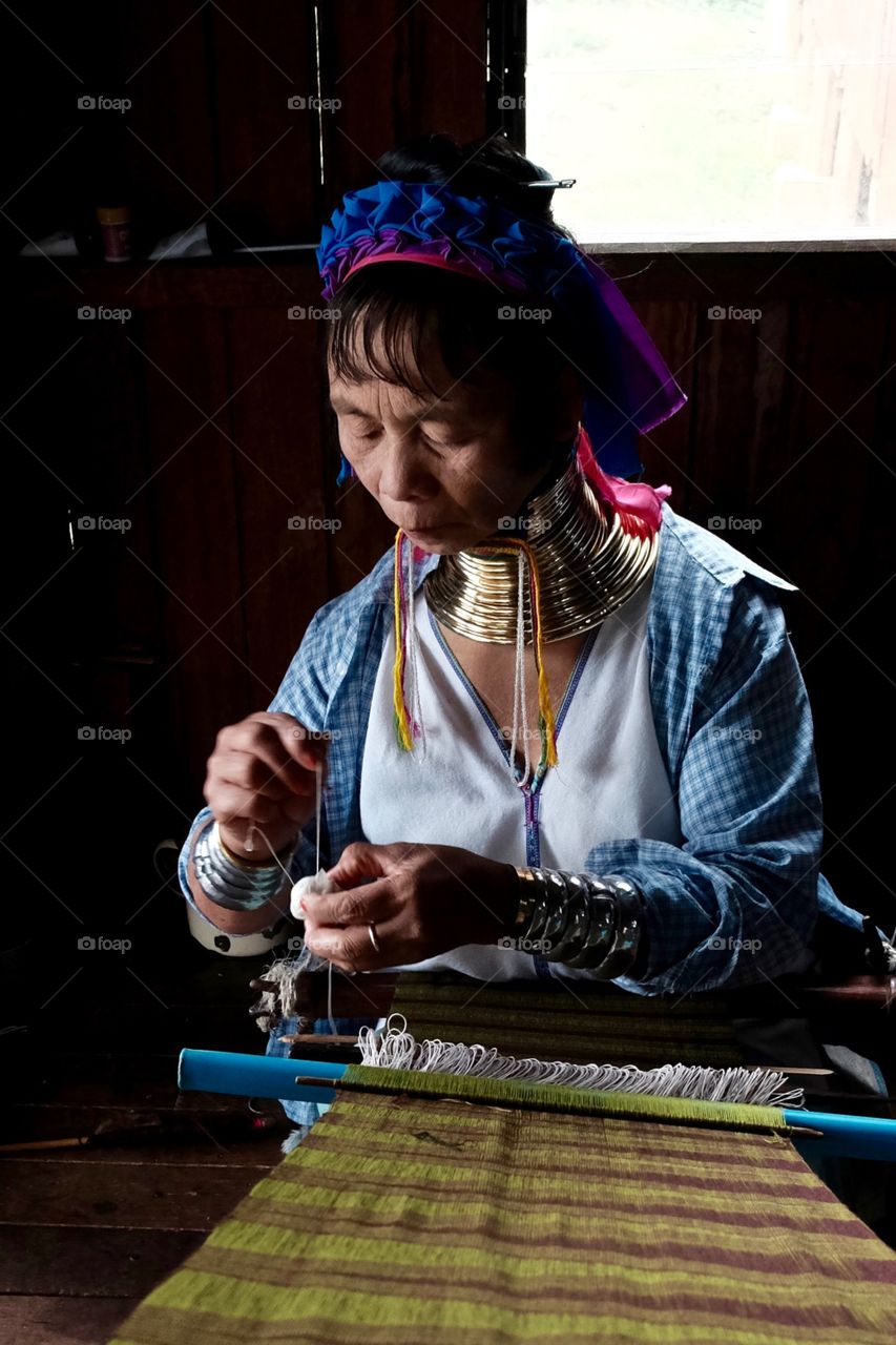 Preparing the thread for weaving