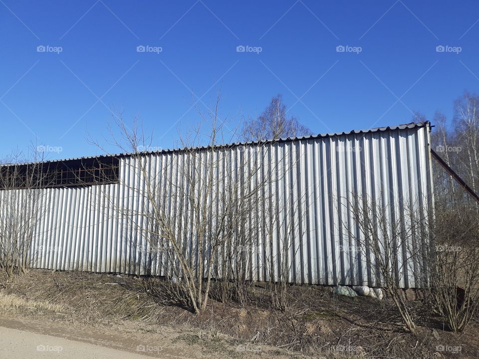 большой гараж