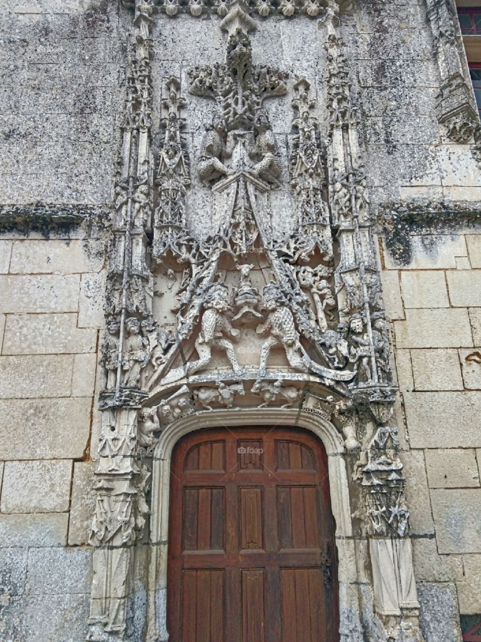 castle's door