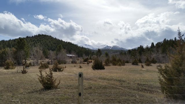 Mt. Hagen. The drive home daily. 