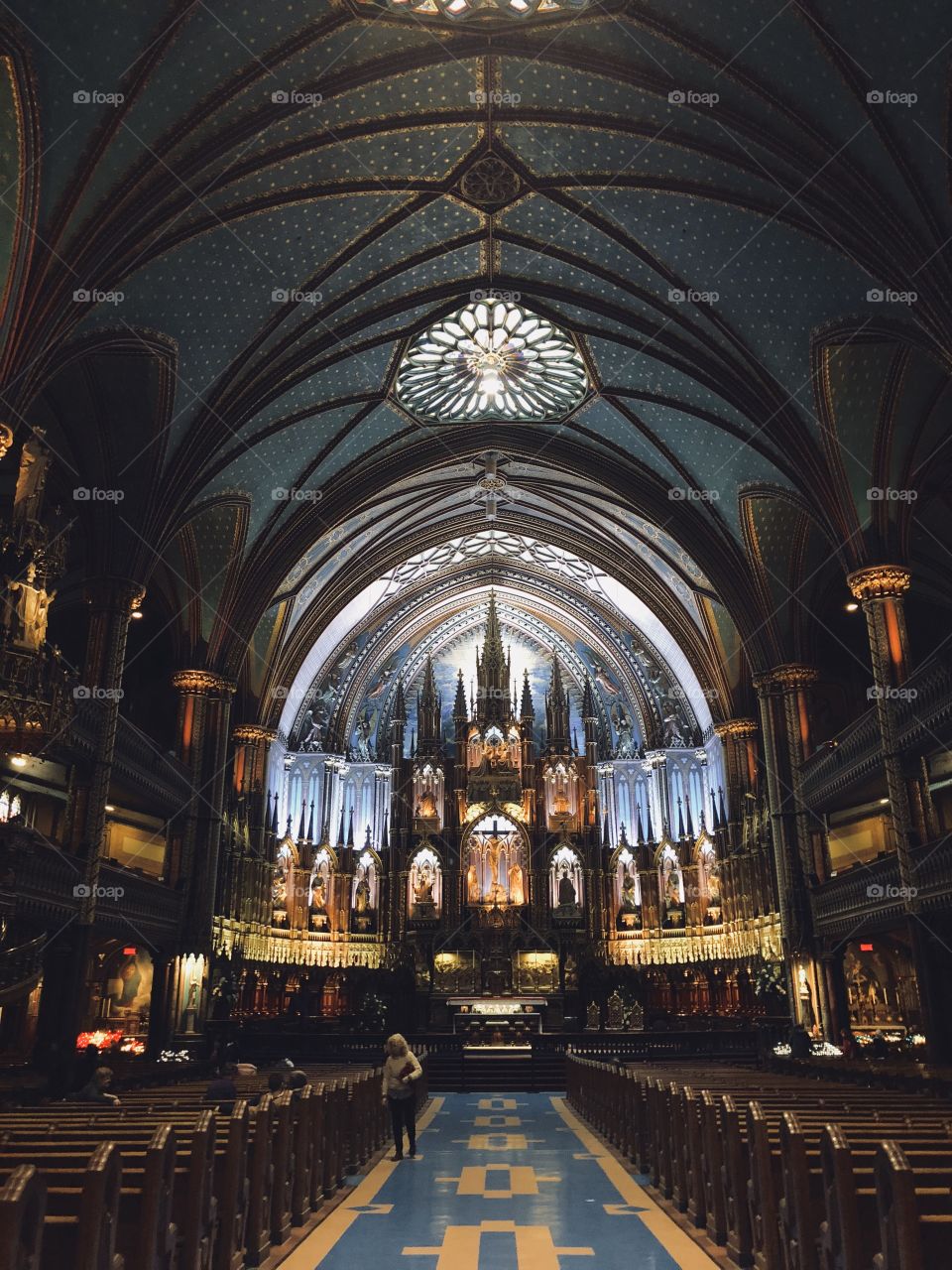 Belle Basilique Notre Dame à Montréal. Beautiful basilica in Montreal. Altar. Igreja, iglesia en Canadá. The churches of Canada. 