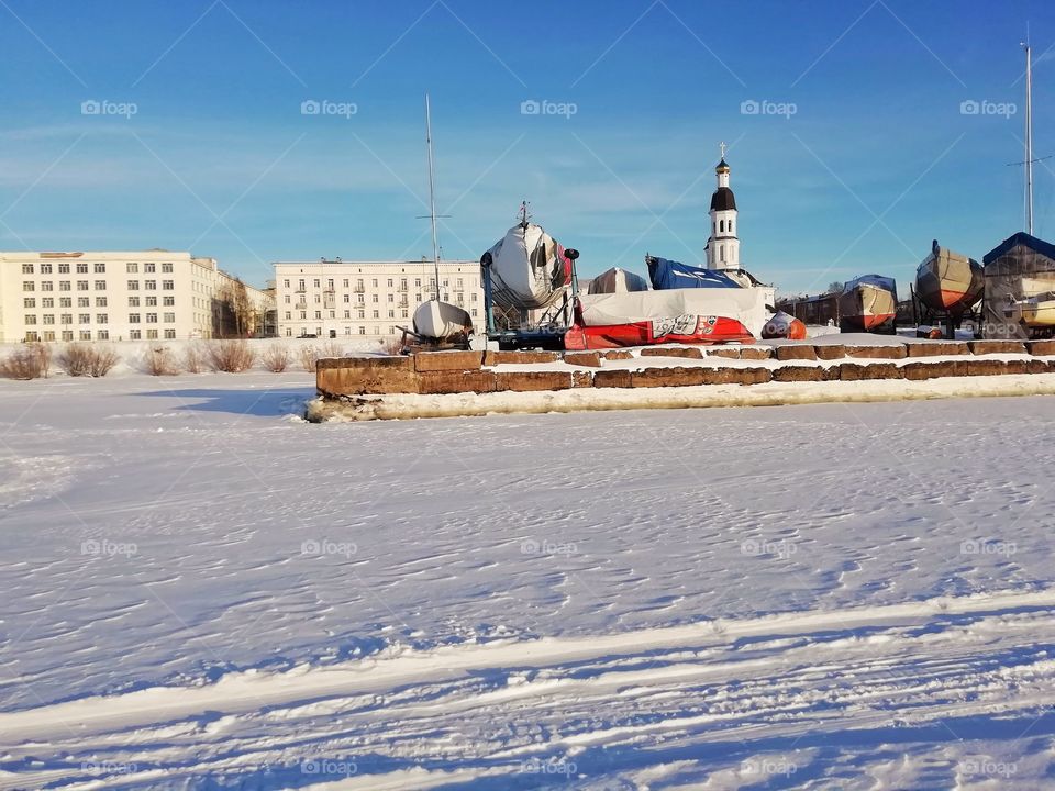 Blue sky white floor