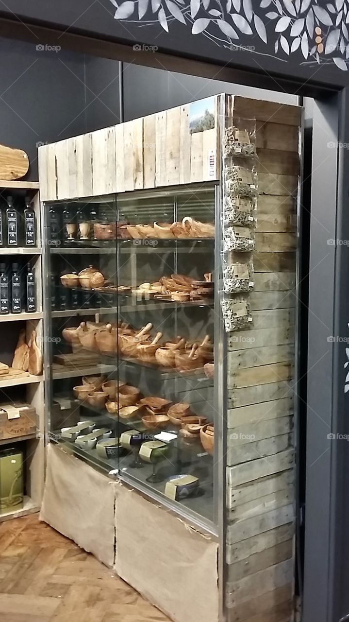 Wooden Pottery Display