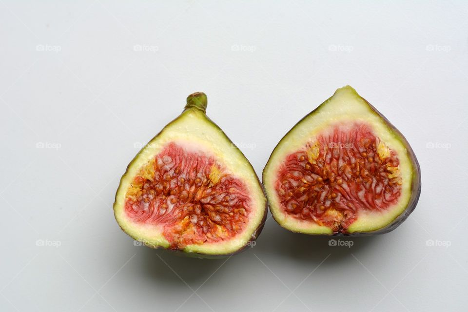 fresh figs fruits healthy food white background