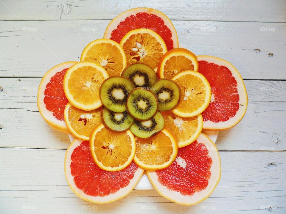 slices of orange, grapefruit and kiwi
