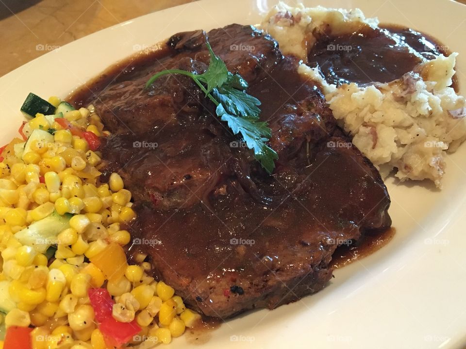 Meatloaf, Corn, Mashed Potatoes and Gravy
Comfort Food 
