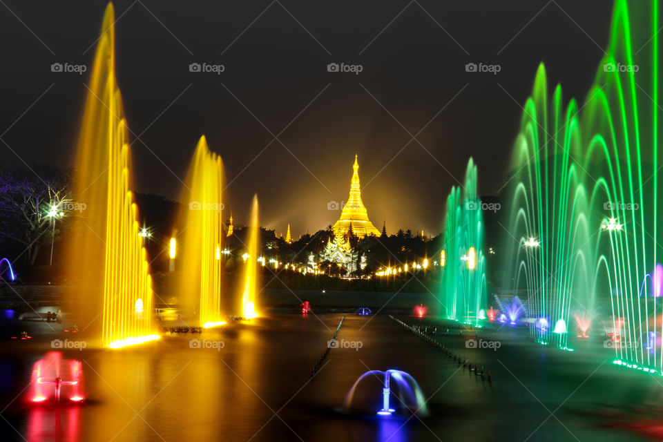 Shwedagone Pagoda, Yangon, Myanmar. 