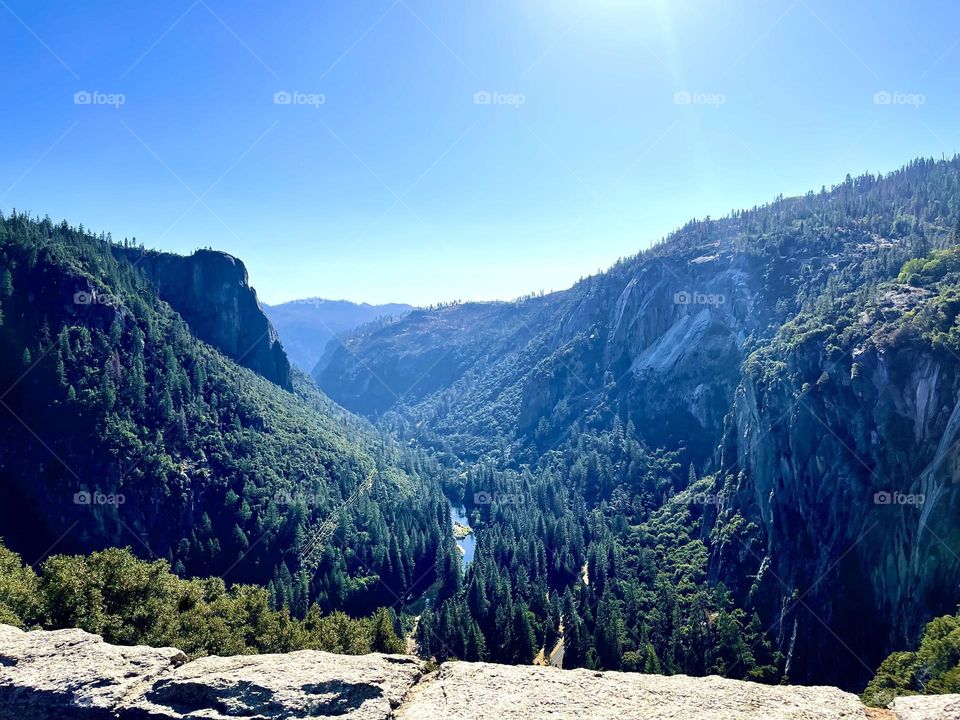 beautiful scenery going to Yosemite National Park