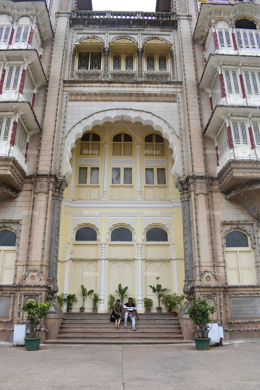 Blend of Persian, Islamic, and Indian styles, highlighted by grand domes, intricate marble inlays,