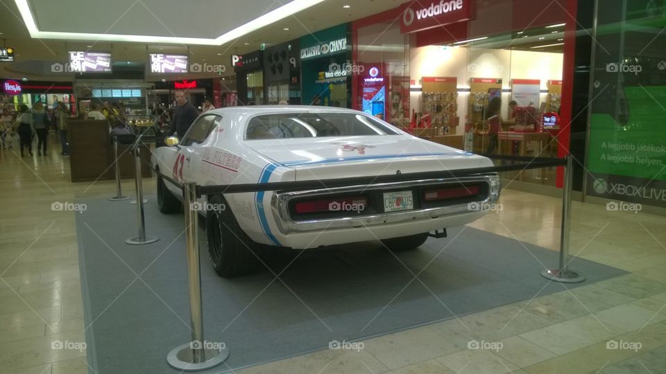 oldtimer car dodge charger V8