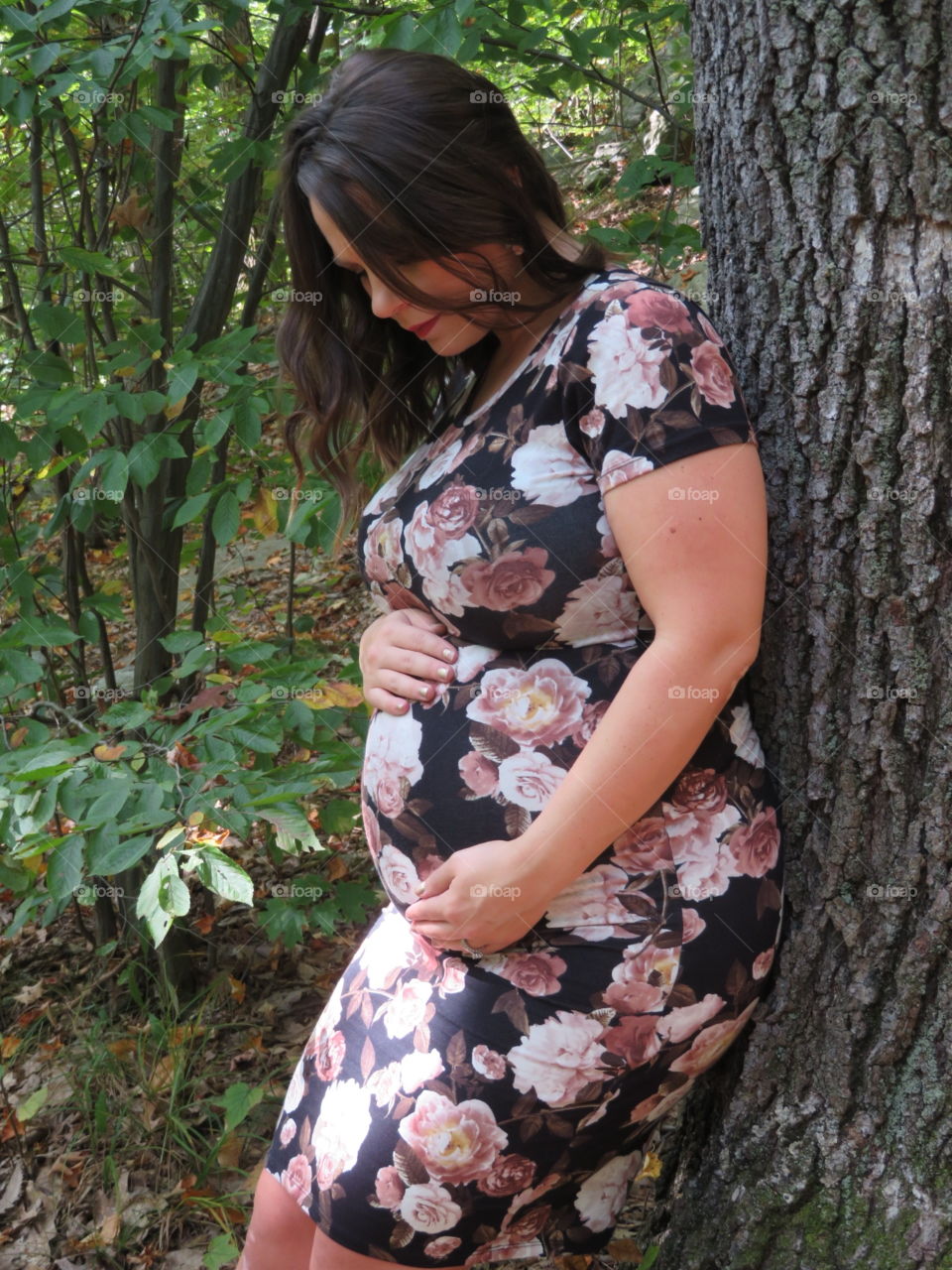 Maternity photos in the woods 