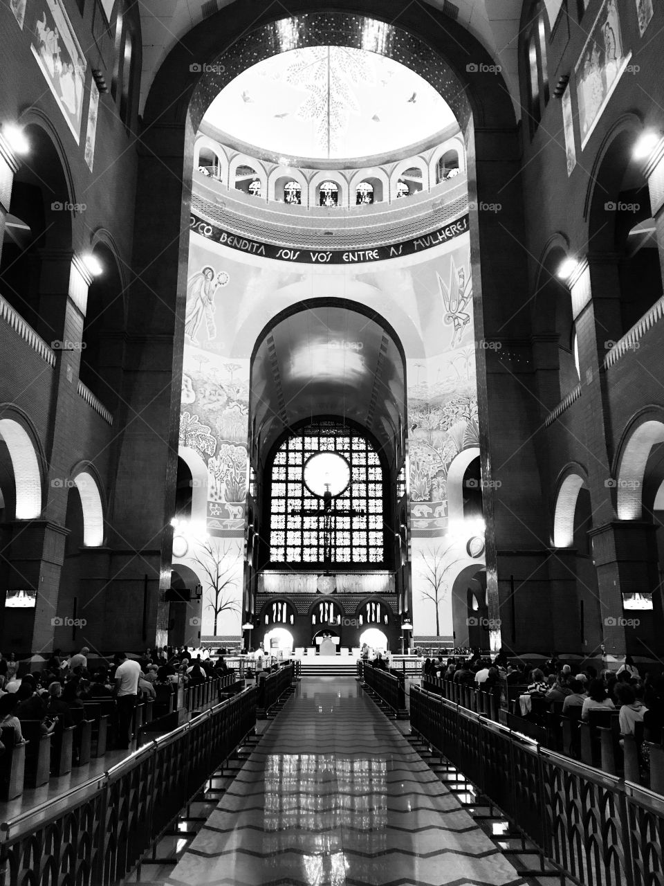 🙏🏻Correndo e Meditando: “do #pó viemos, do pó voltaremos”!
(clique do interior da #Basílica do #Santuário Nacional de #Aparecida, em 2018).
⛪
#Fé #Santidade #Catolicismo #Jesus #Cristo #MãeDeDeus #Maria #Noss