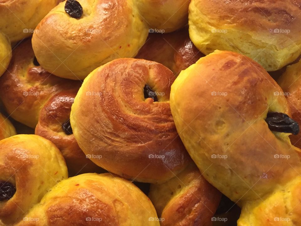 Saffron buns