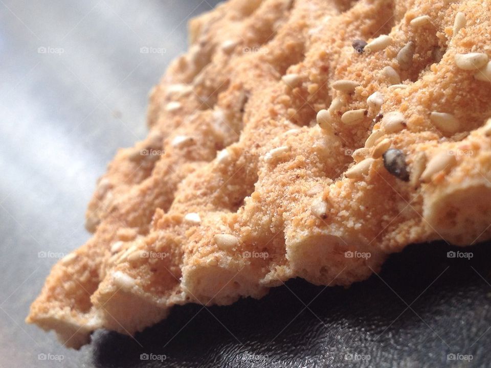 Sesame cracker