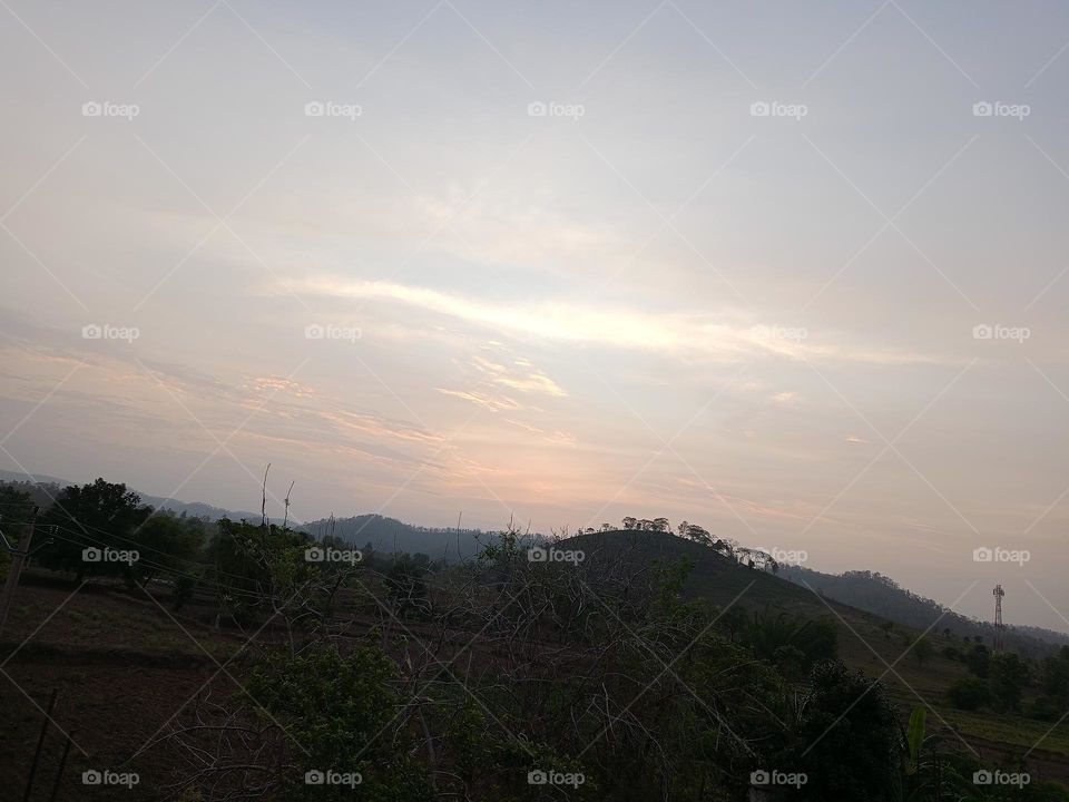 hazy sky morning time
wow love nature
subah ka samay accha lagta hai Mausam ko dekhkar