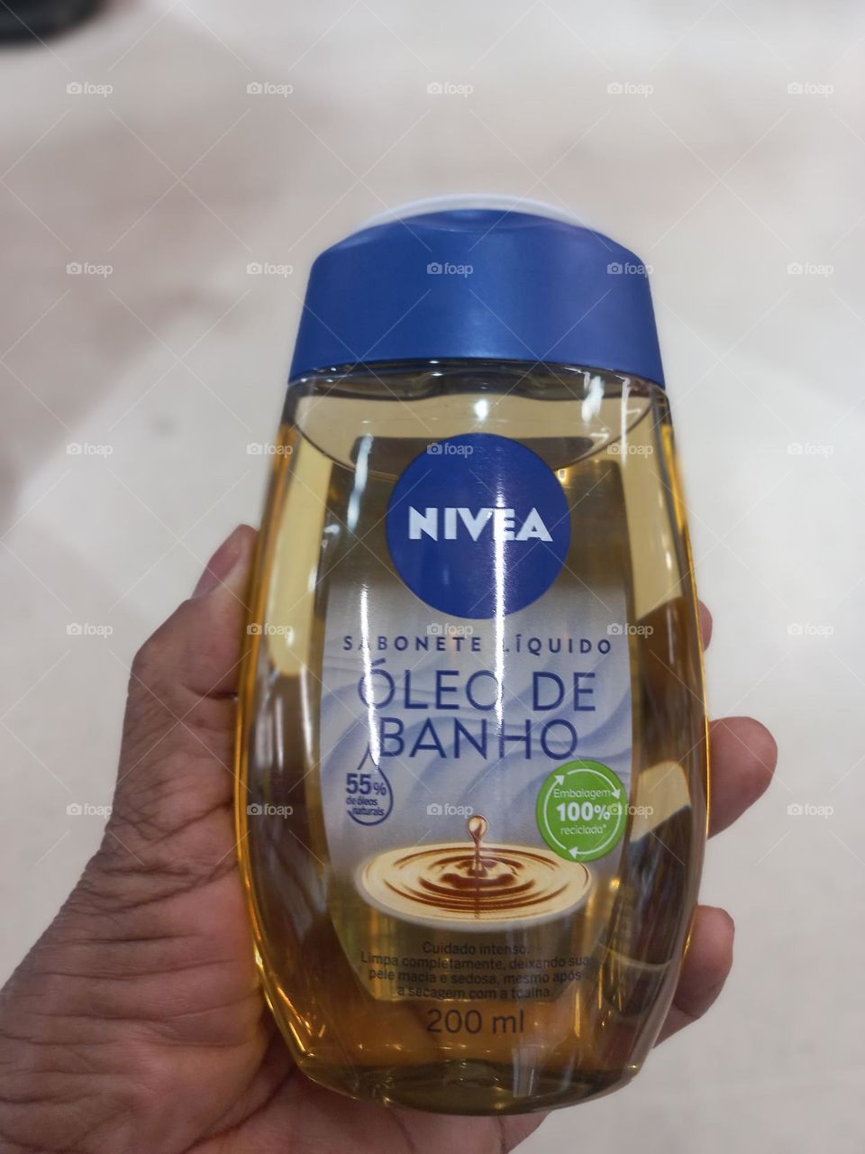 Sabonete líquido. "ÓLEO DE BANHO" Aroma suave,  hidratante, limpeza  e cuidados especiais  com sua pele, tornando sua higiene agradável  e relaxante